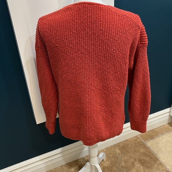 Madewell burnt orange V-neck sweater - Picture 2 of 6